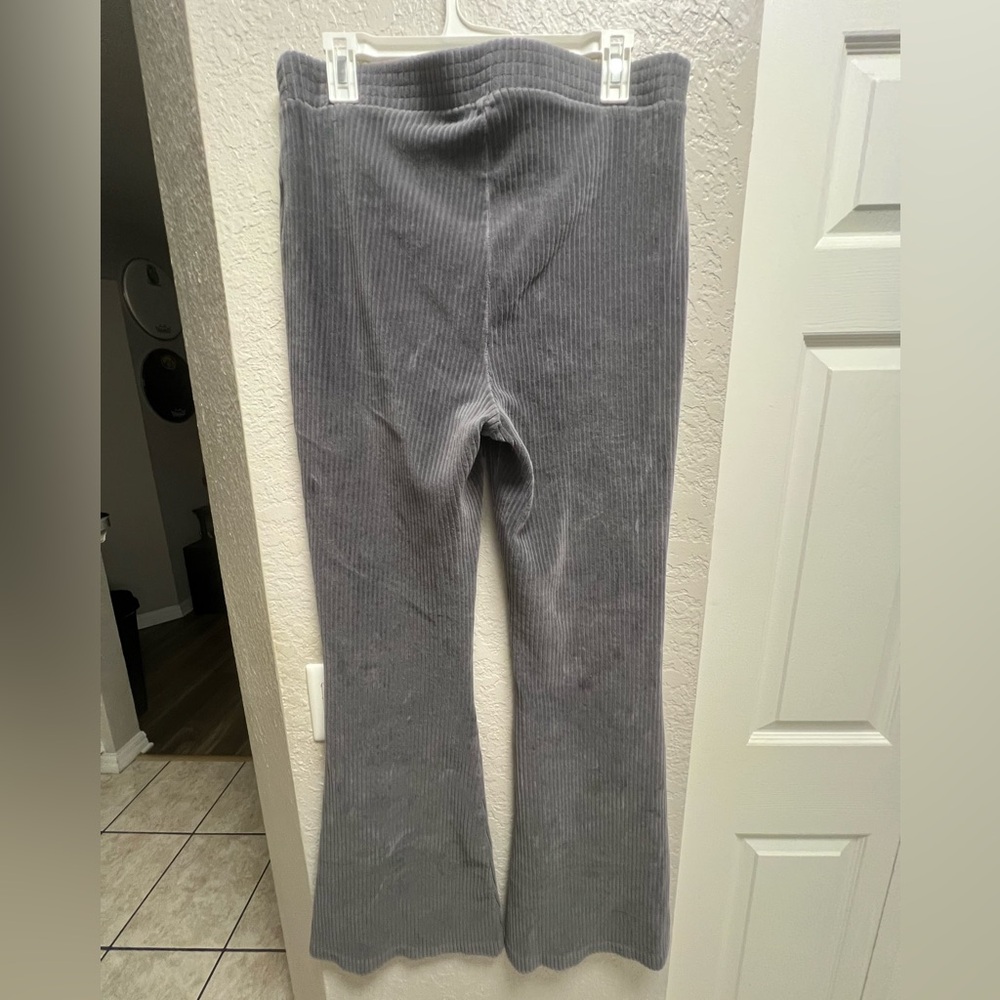 Aerie Women's Dark Gray Velvet Ribbed High Rise Flare Lounge Pants Size XL Long - Picture 2 of 4